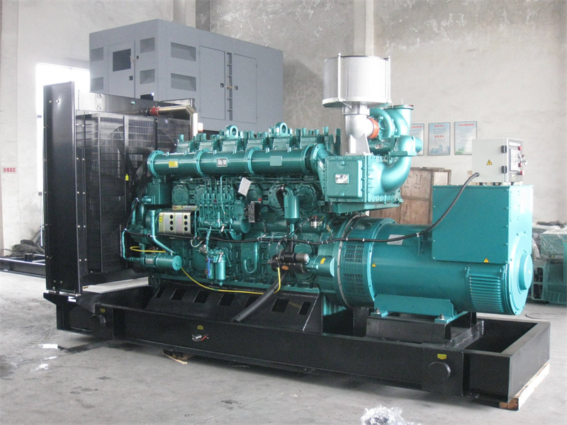 抚远200KW 柴油发电机的油耗是多少?