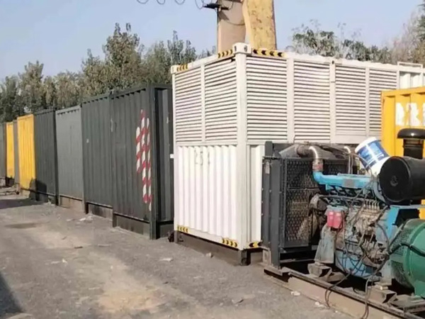 抚远200KW柴油发电机机组每小时油耗是多少？